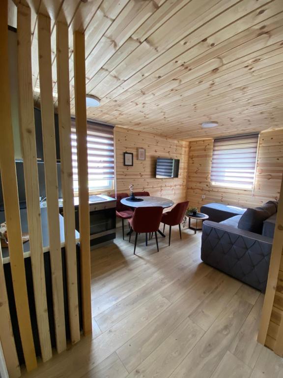 Posezení v ubytování Tiny house Neny Fruška gora