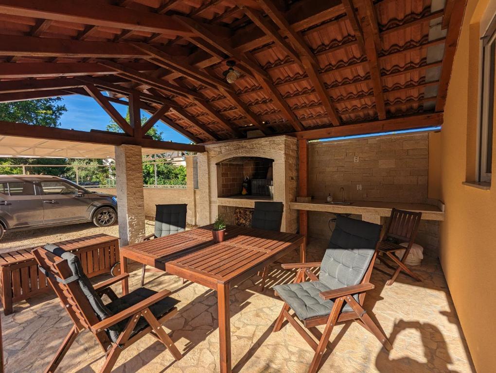 Fotografie z fotogalerie ubytování Casa Martinica - House with 2 Apartments v destinaci Ližnjan