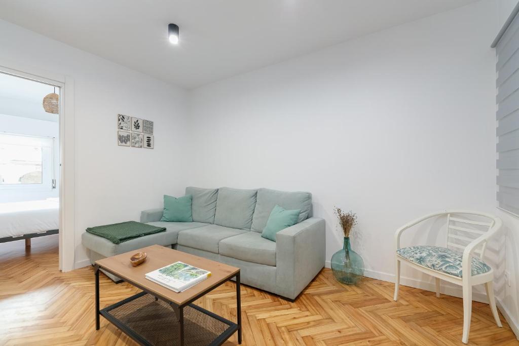 A seating area at Ohana Home