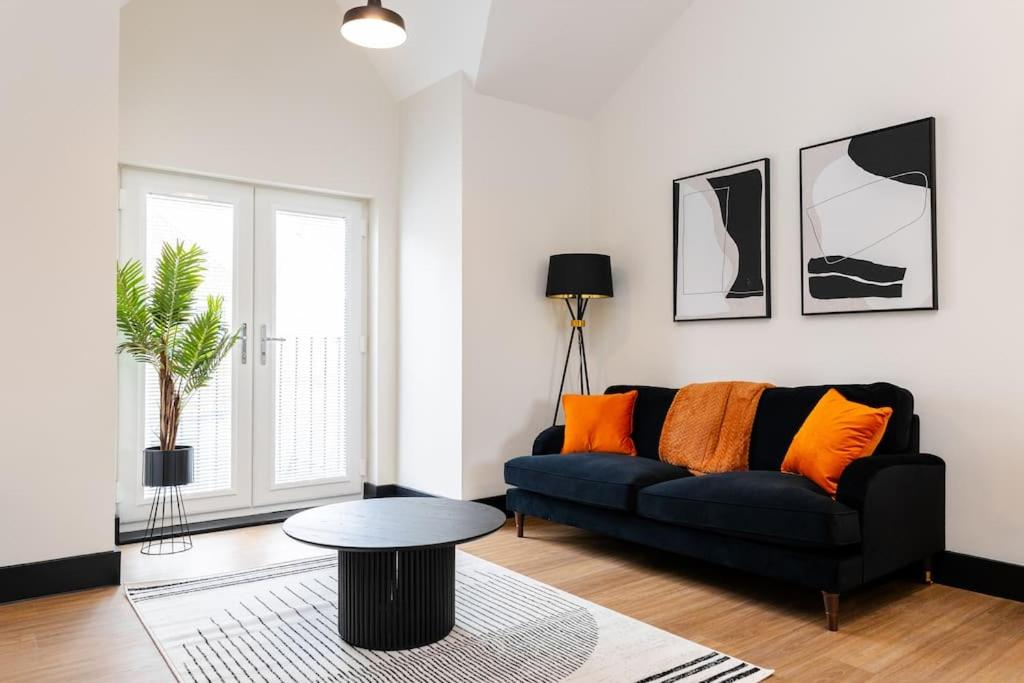 The Berriman Collection Stylish Apartment Sleeps 3, Cardiff (updated