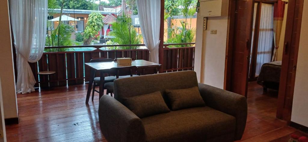 Dewi Sri Guesthouse - Superior Villa