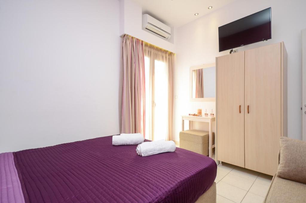 Panormos Hotel and Studios - 8