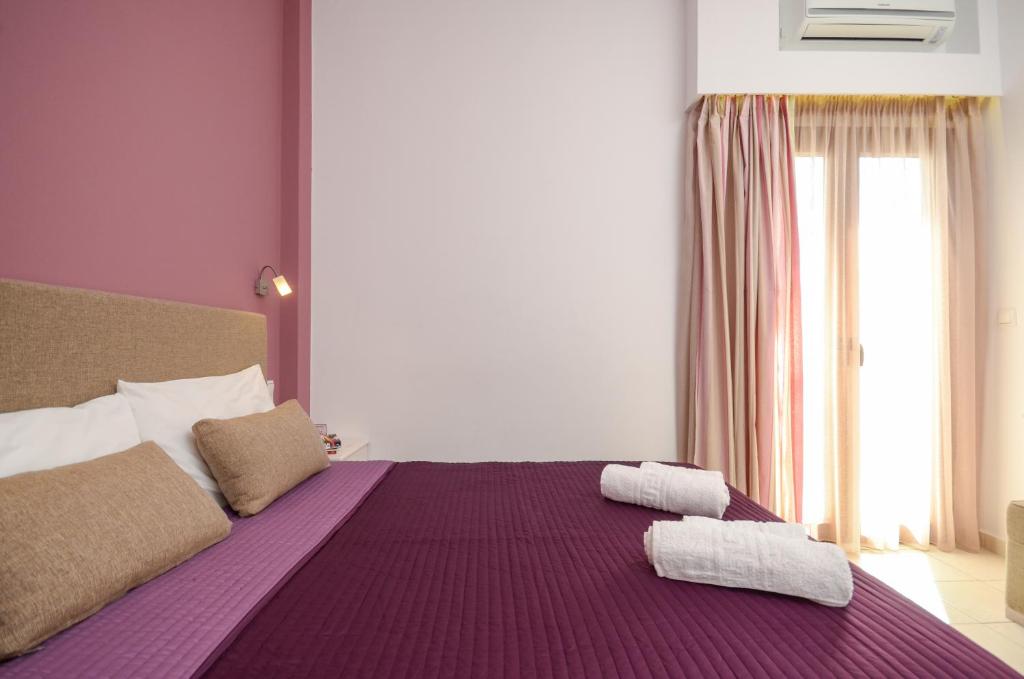 Panormos Hotel and Studios - 1