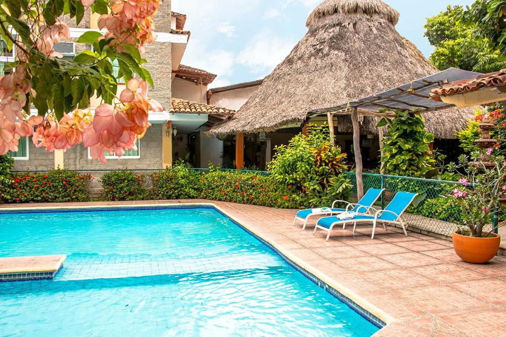 Bazén v ubytování Vallartasol Hotel nebo v jeho okolí
