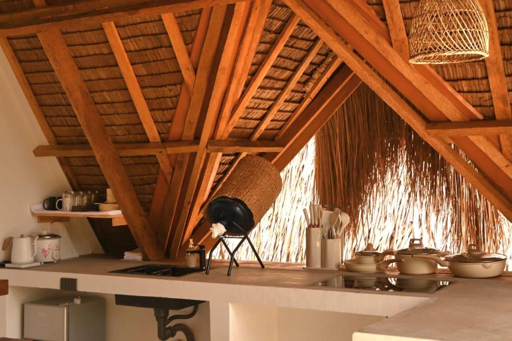 Příslušenství pro přípravu čaje a kávy v ubytování Pretty Jungle Siargao