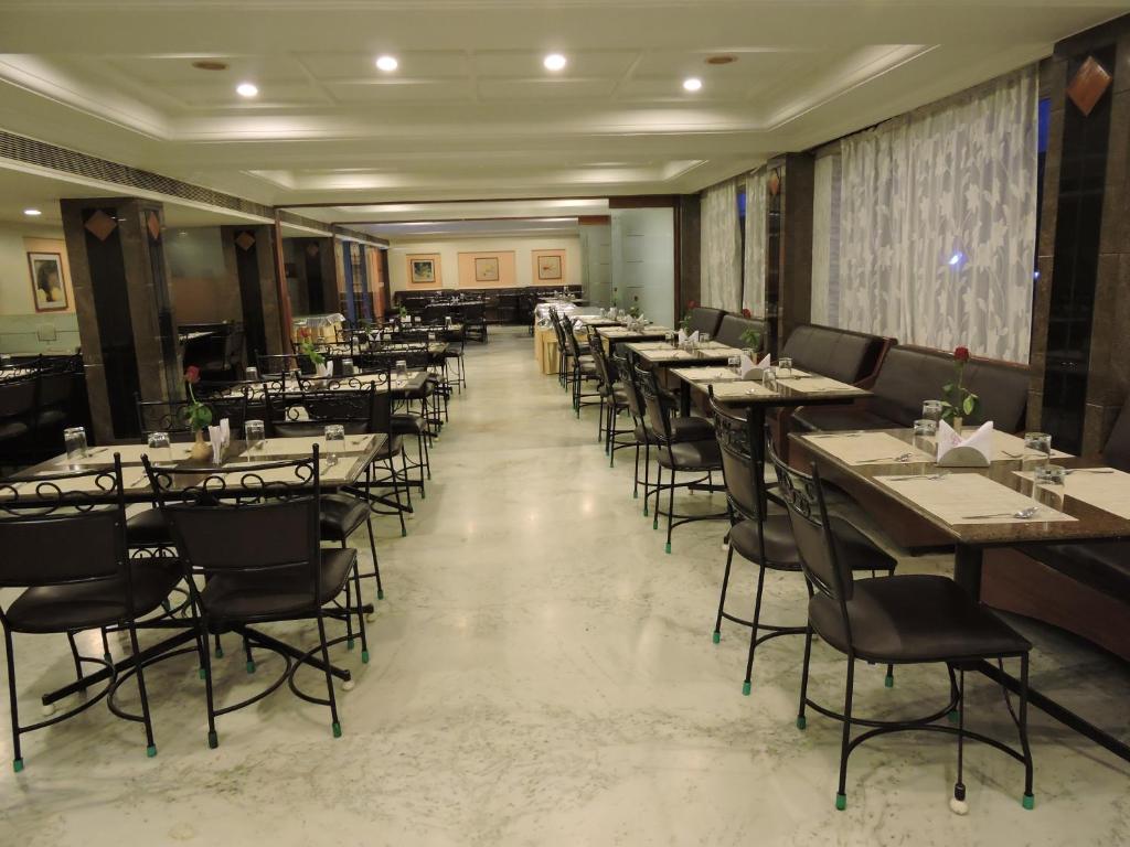 Restaurace v ubytování Hotel PLR Grand