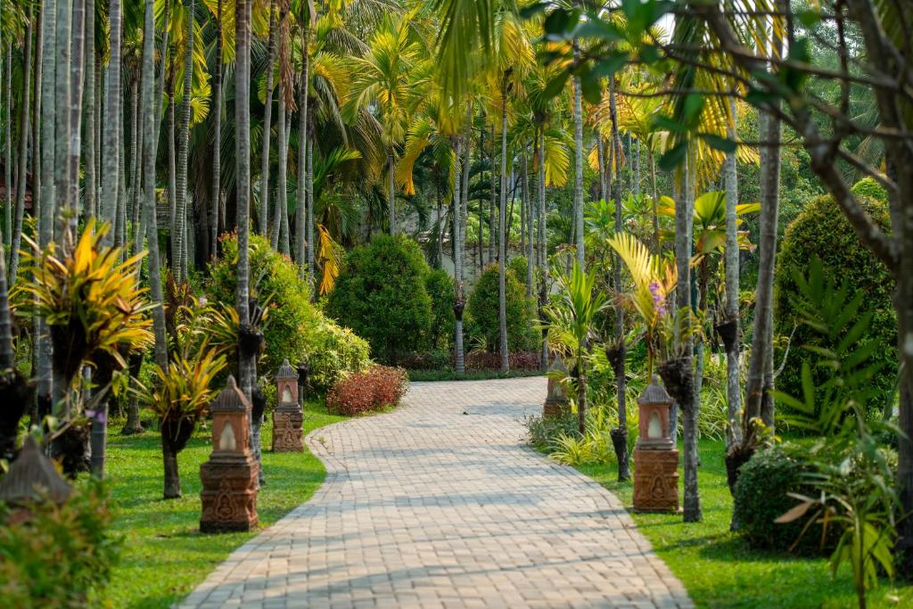 Zahrada ubytování Angkor Palace Resort & Spa