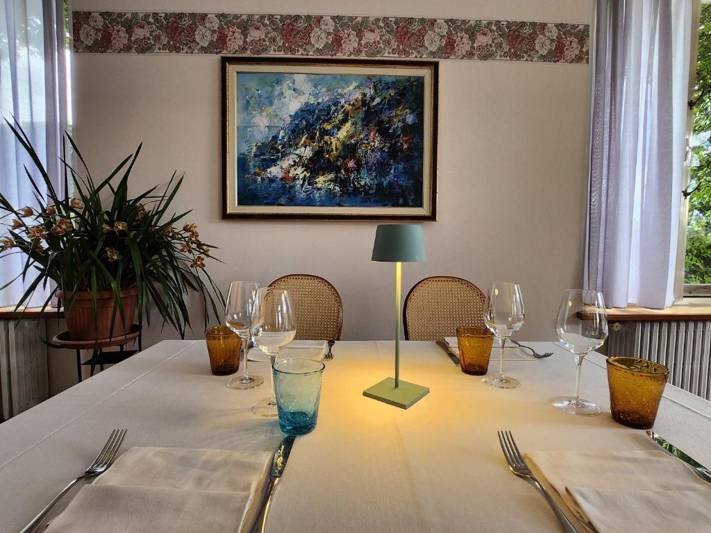 Fotografie z fotogalerie ubytování Hotel 2 Palme v destinaci Torri del Benaco