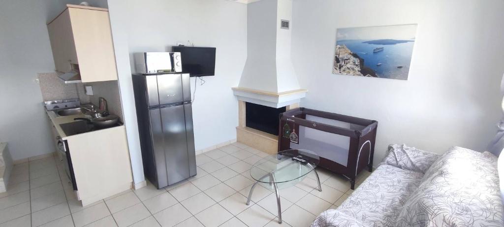 Ảnh trong thư viện ảnh của Calm and peaceful First Line House in front of the sea ở Sozopoli