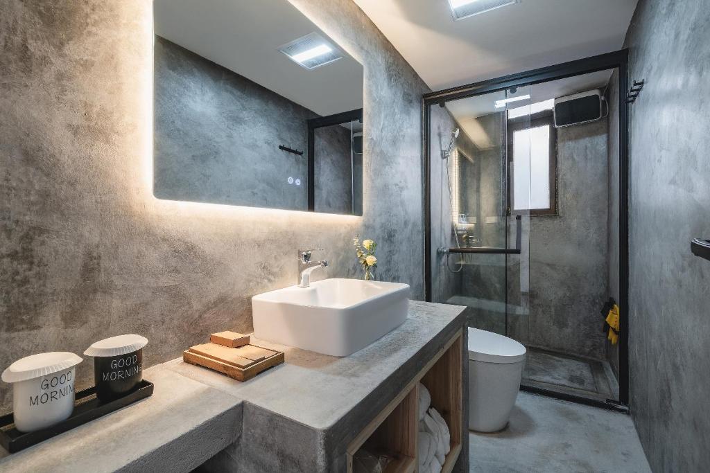 Koupelna v ubytování 肇兴溪舍山堂 Creekside Inn