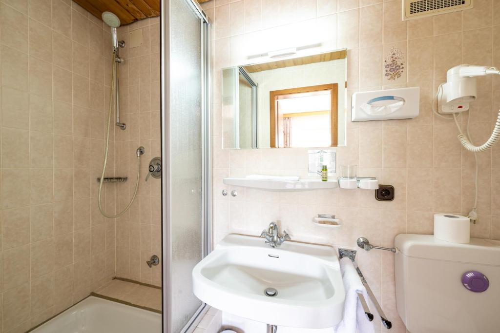 Koupelna v ubytování Haus Widdersteinblick