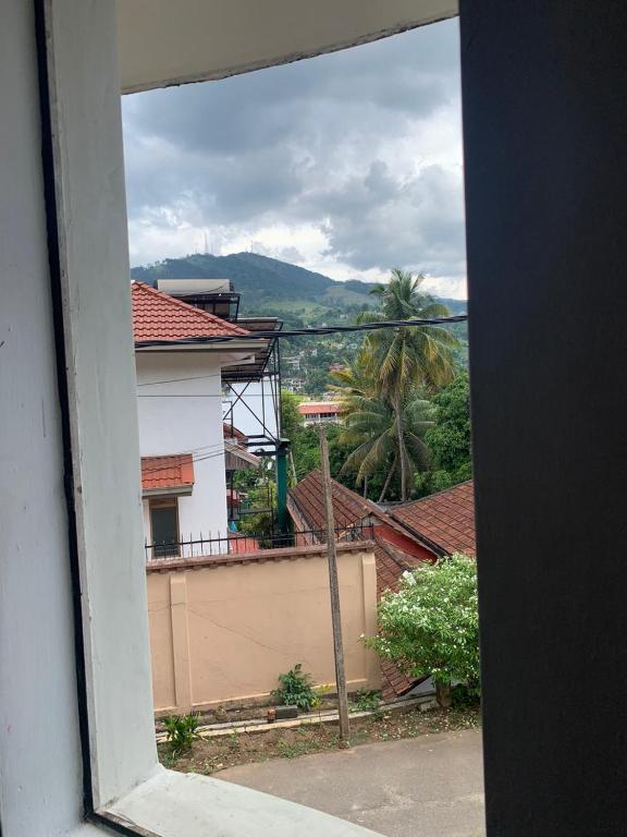 Nespecifikovaný výhled na hory nebo výhled na hory při pohledu z hotelu