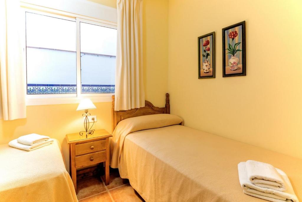 Zdjęcie z galerii obiektu Apartamentos La Casa del Barrio w mieście Maro