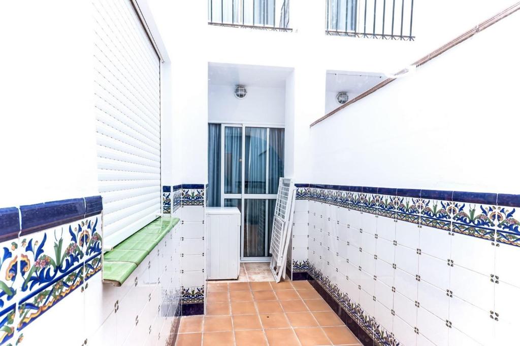 Zdjęcie z galerii obiektu Apartamentos La Casa del Barrio w mieście Maro