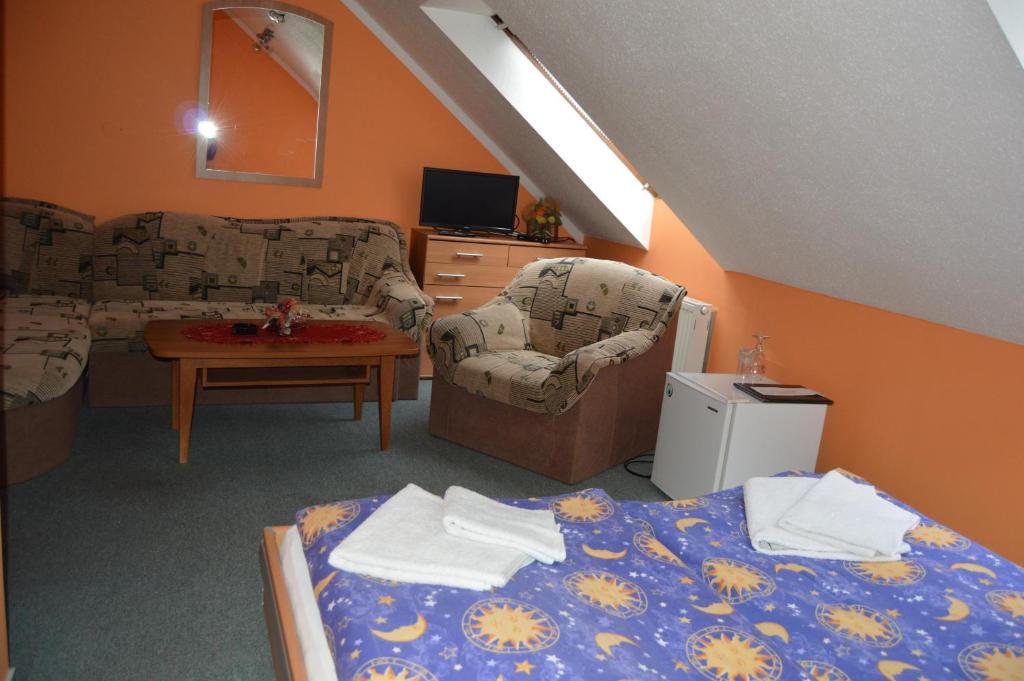 
One-Bedroom Apartment
