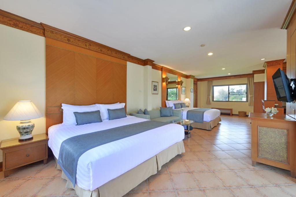 TV a/nebo společenská místnost v ubytování Anantasila Beach Resort Hua Hin