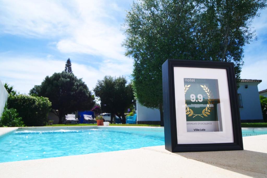 Bazén v ubytování Villa Lolo de design con Piscina, Jardin y Parking exclusivo nebo v jeho okolí