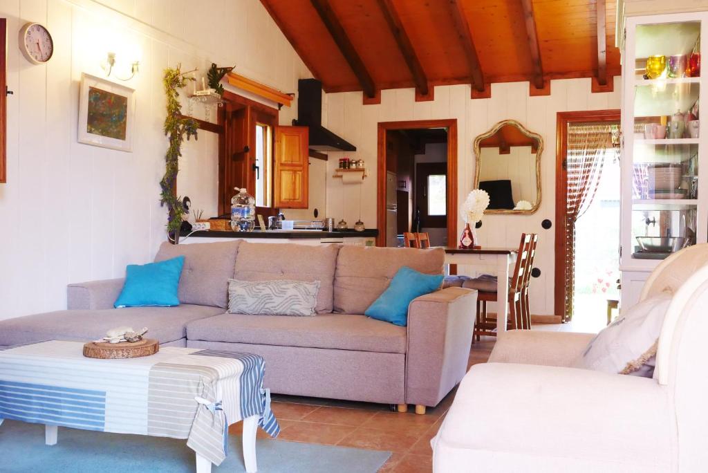 Posedenie v ubytovaní Villa Ada con Piscina, Jardin y Parking