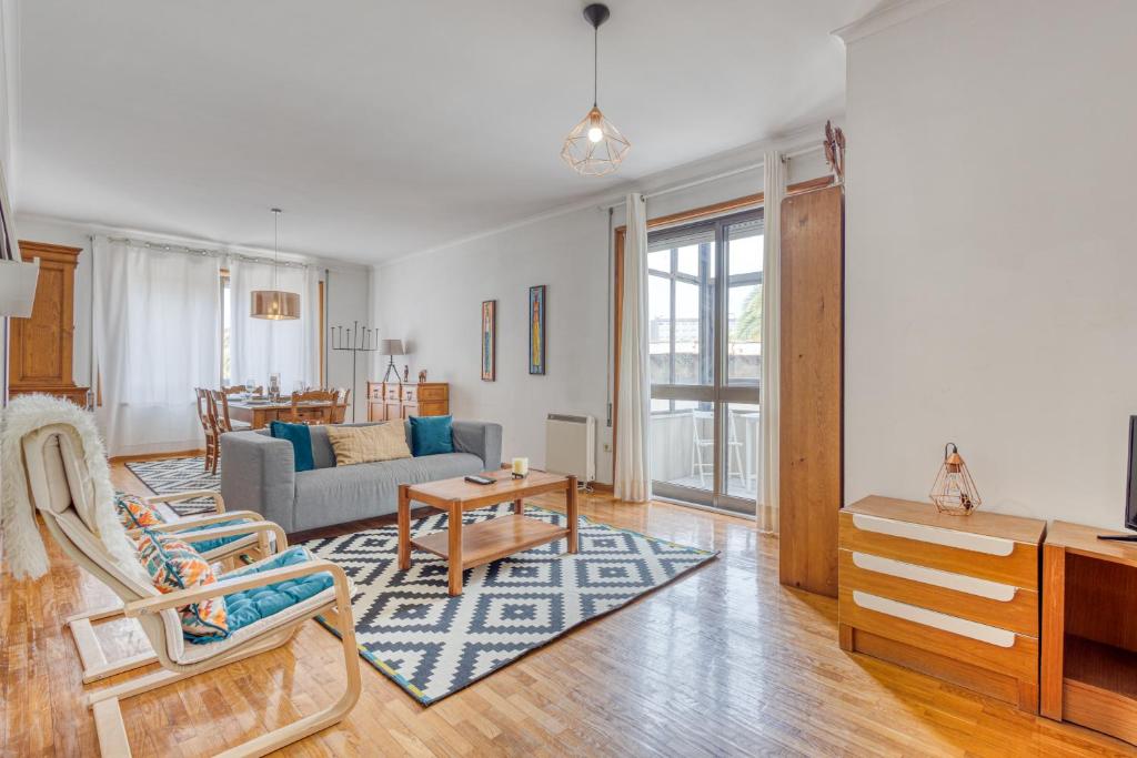 OPORTO GUEST Lobo Flat with Parking