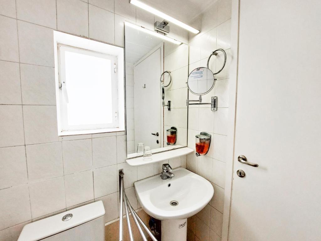 Seafront Studios and Apartments - 15