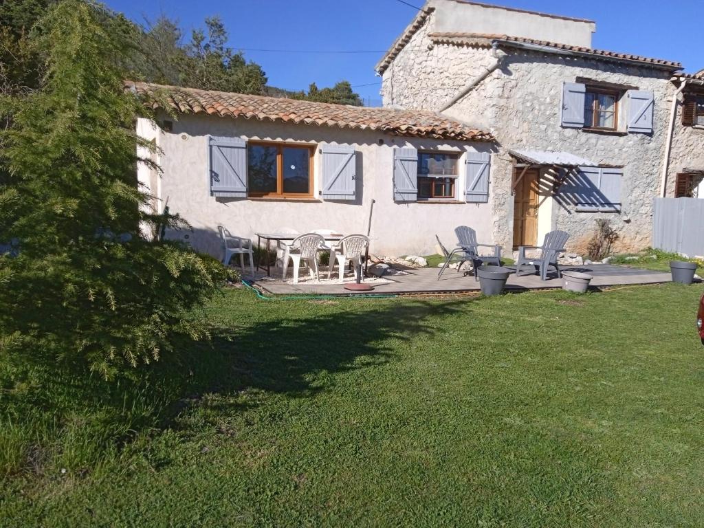 Photo de la galerie de l'établissement Gîte Gréolières Les bastides du Plan, à Gréolières