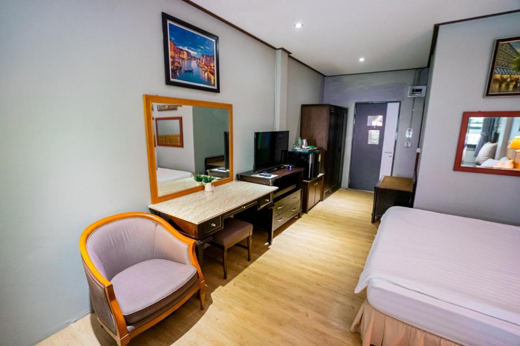 Ban Mai Vintage - Triple Room With Bathroom