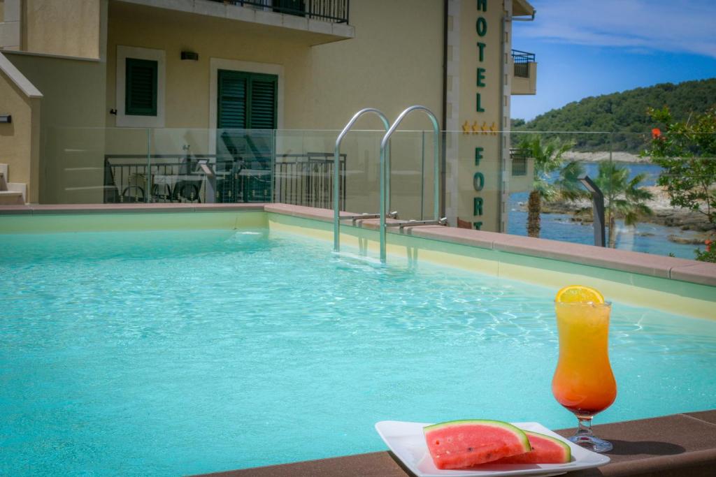 Piscina di Hotel Fortuna o nelle vicinanze