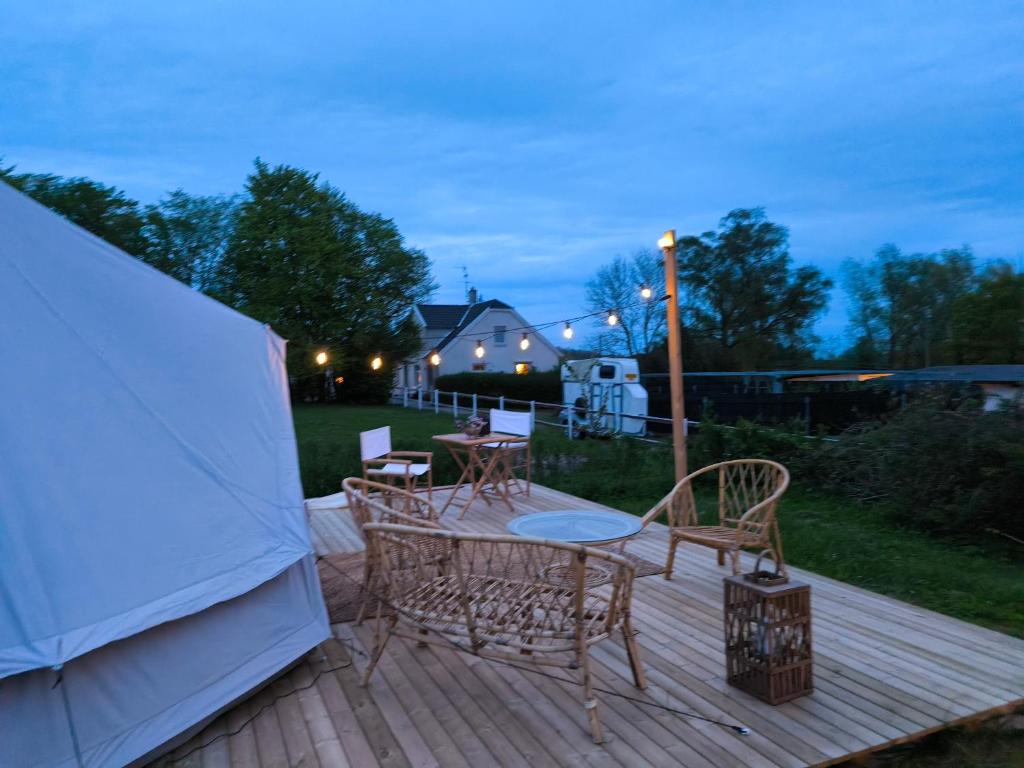 Fotografie z fotogalerie ubytování Luxury Tent with Restroom and shower, close to the Beach v destinaci Ystad