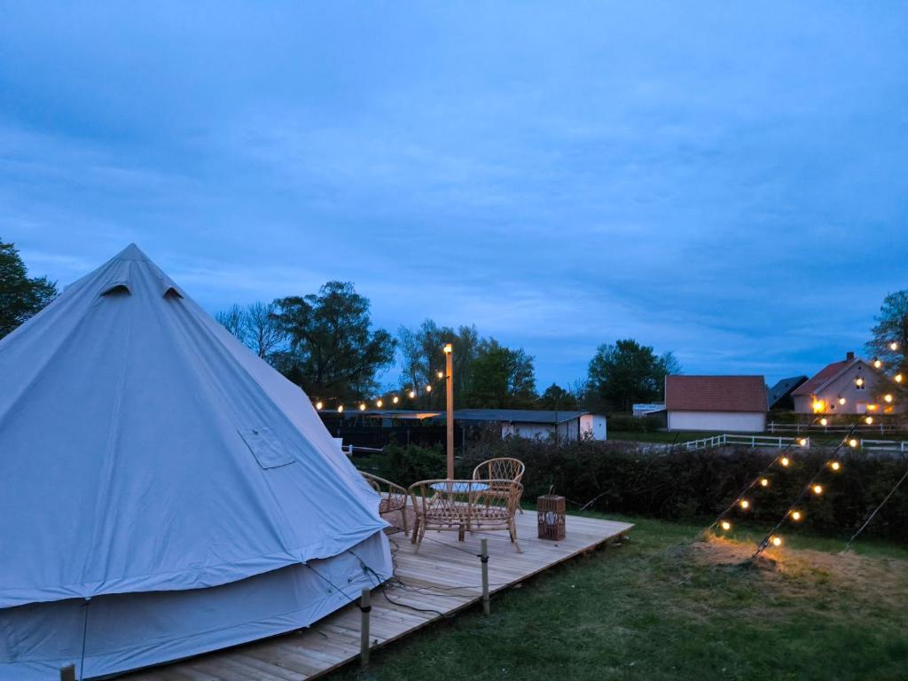 Zahrada ubytování Luxury Tent with Restroom and shower, close to the Beach