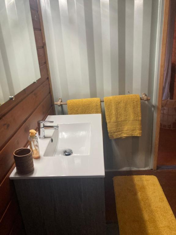 Fotografie z fotogalerie ubytování HOME CONTAINER RESORT Terre v destinaci Sainte-Rose