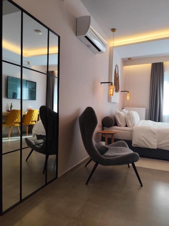 Meteora Gold and Glass - Superior Queen Room