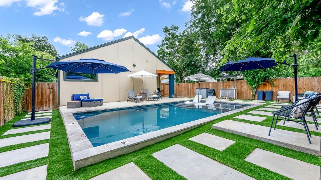 Gallery image of Modern Oasis w/ Stunning Pool in San Antonio