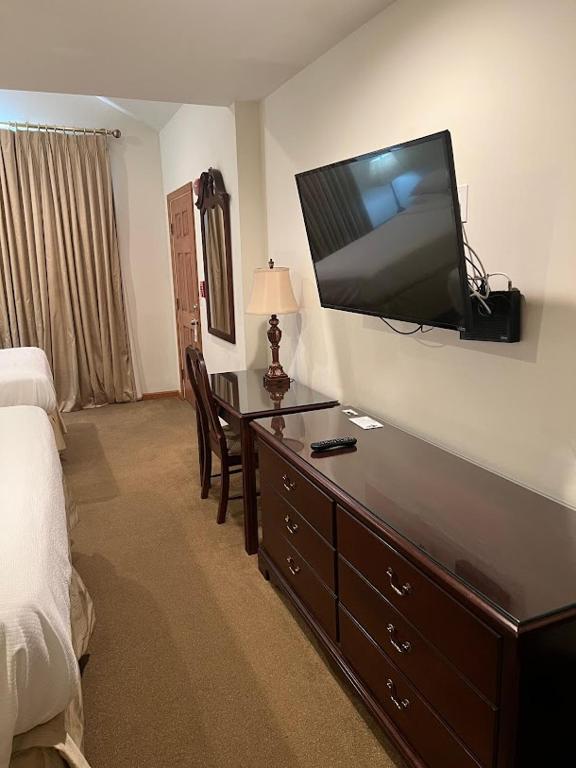 Sutton Inn - Kleine Deluxe Kamer Met Kingsize Bed