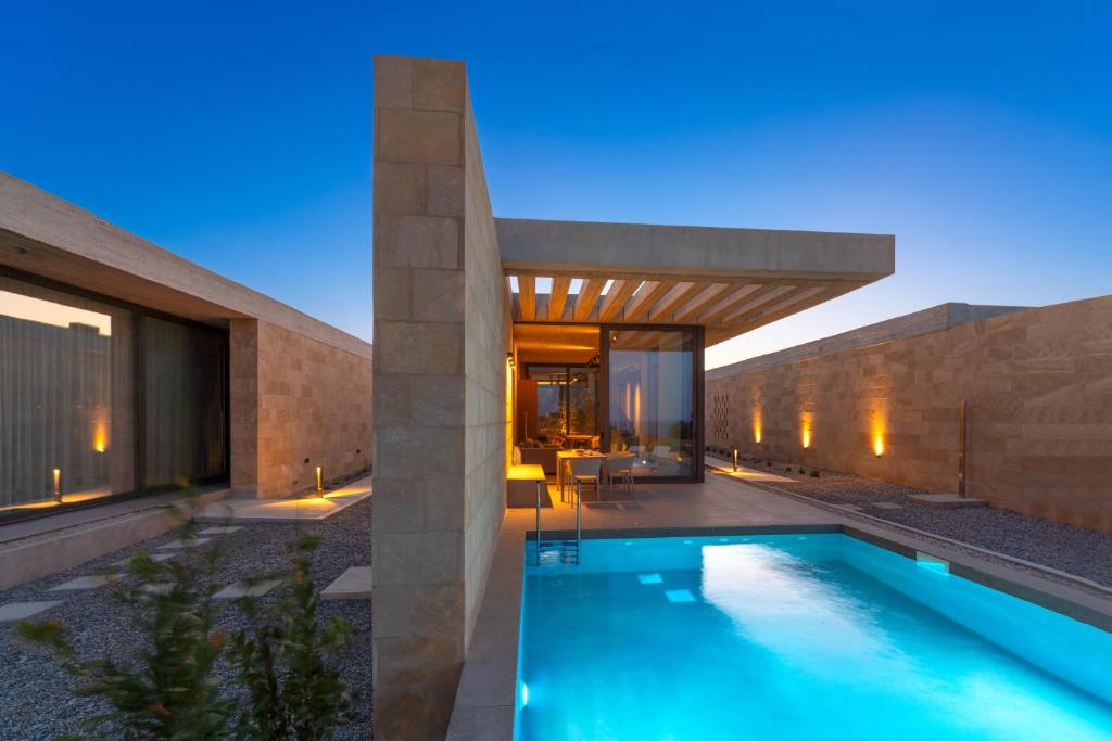Bazén v ubytování Linear Cabanon Kallithea Luxury Villas nebo v jeho okolí