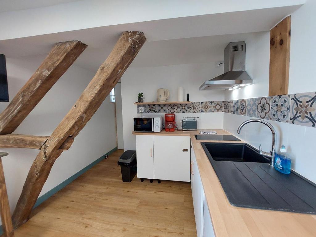 Kilomètre 99 - Appartement - Niveau Partagé