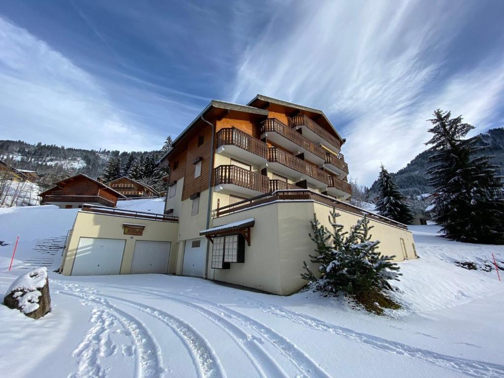 Fotografia z galérie ubytovania Appartement cosy proche du centre, résidence calme avec parking et balcon ensoleillé à Châtel - FR-1-693-46 v destinácii Châtel