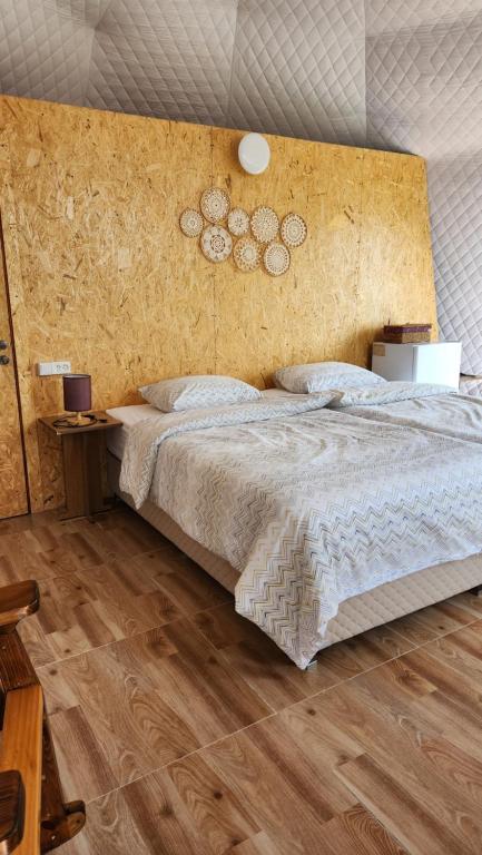 Postel nebo postele na pokoji v ubytování Yenokavan Glamping