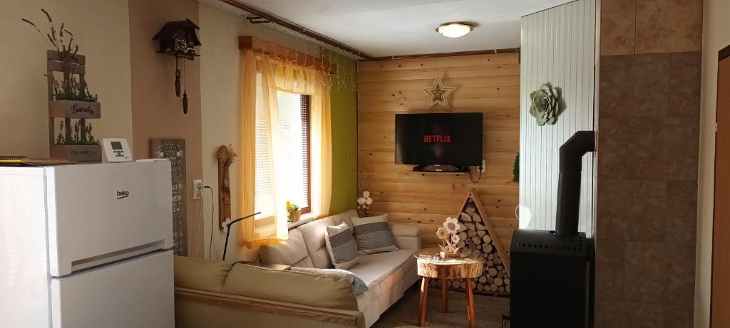 Kuchyň nebo kuchyňský kout v ubytování Holiday Home Forest Peace, Lavrovec