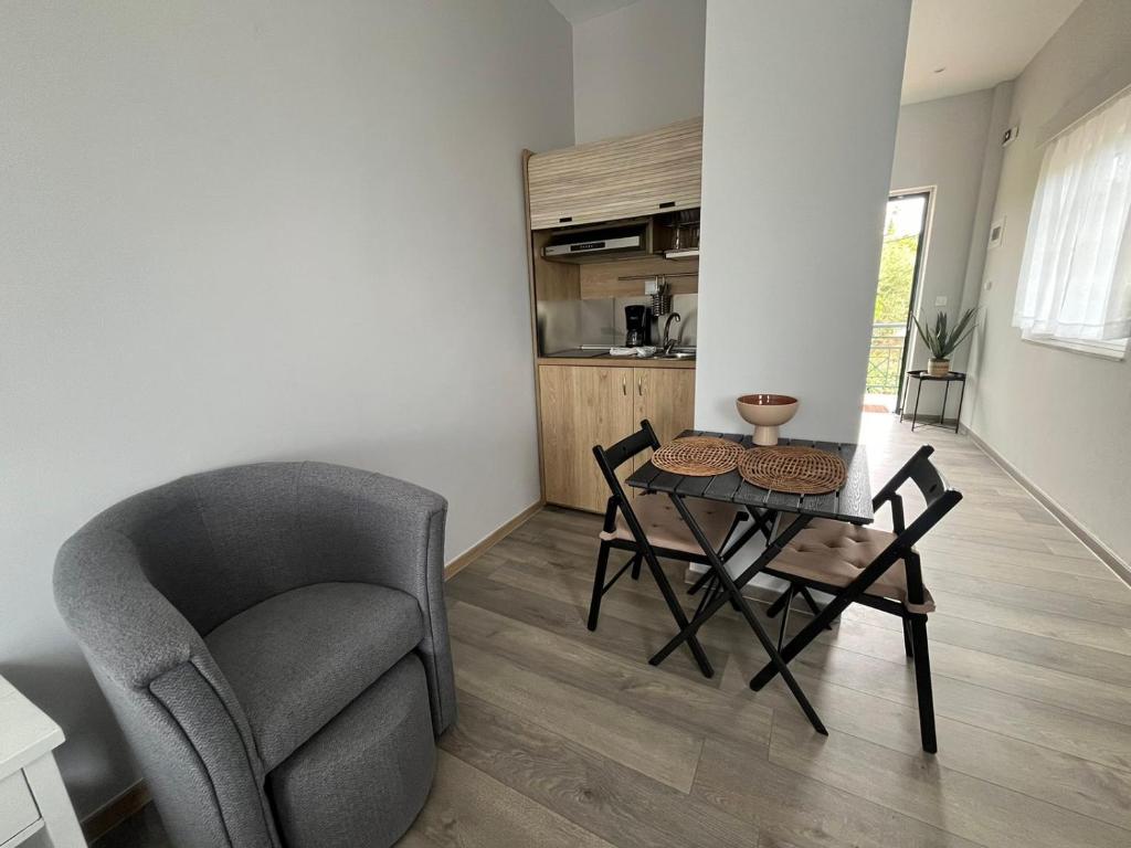 Kuchyňa alebo kuchynka v ubytovaní Apartments Katoji