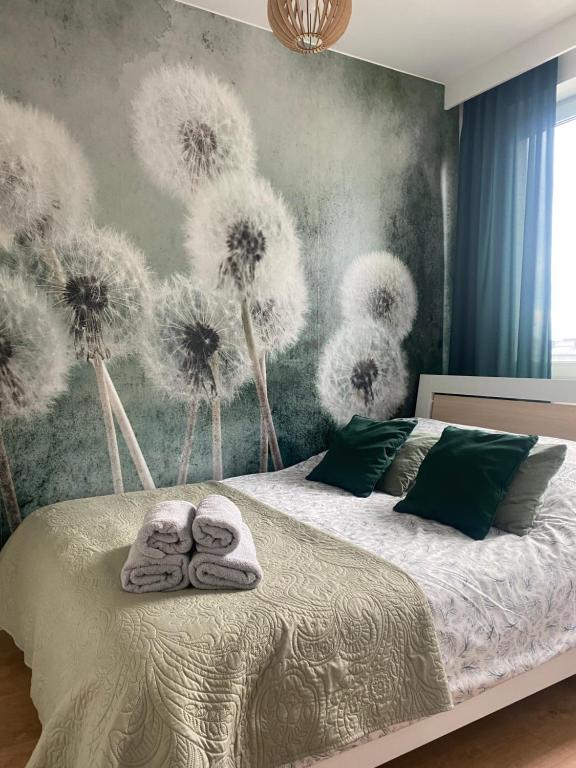 Posteľ alebo postele v izbe v ubytovaní Airport Green Apartment KL21 - air condition & free parking
