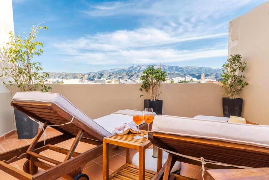 Lithinon Luxury Suites with Free Parking - 17