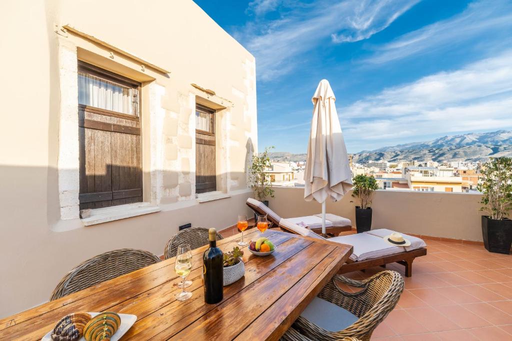 Lithinon Luxury Suites with Free Parking - 16