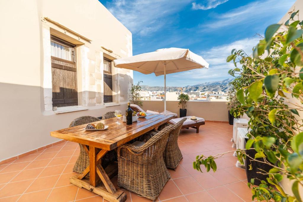 Lithinon Luxury Suites with Free Parking - 15