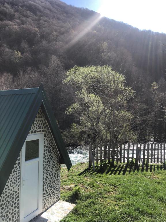Paesaggio naturale nelle vicinanze del campeggio