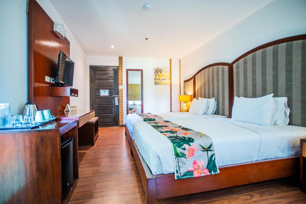 Club Agutaya - Deluxe Twin Room With Ocean And Pool View