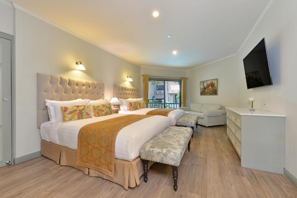 
Double Room with Balcony and Pool View
