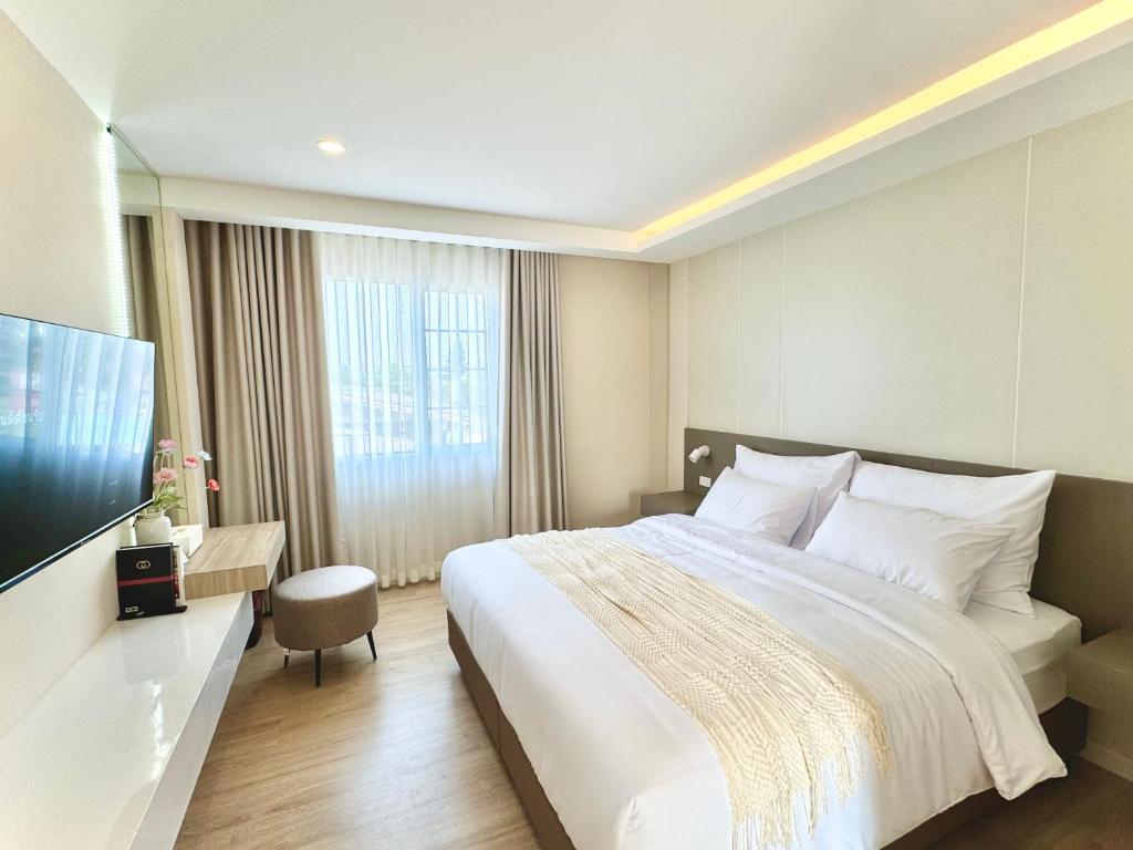 Imagen de la galería de สุขใจแกรนด์, en Ban Kamnoet Phet