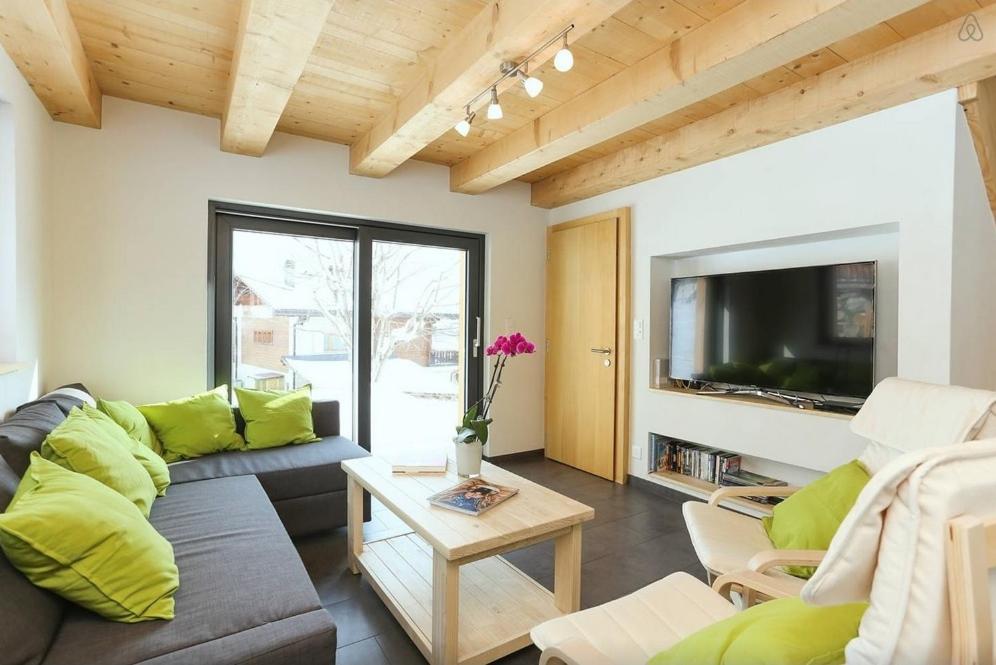 TV a/nebo společenská místnost v ubytování Riders Nest