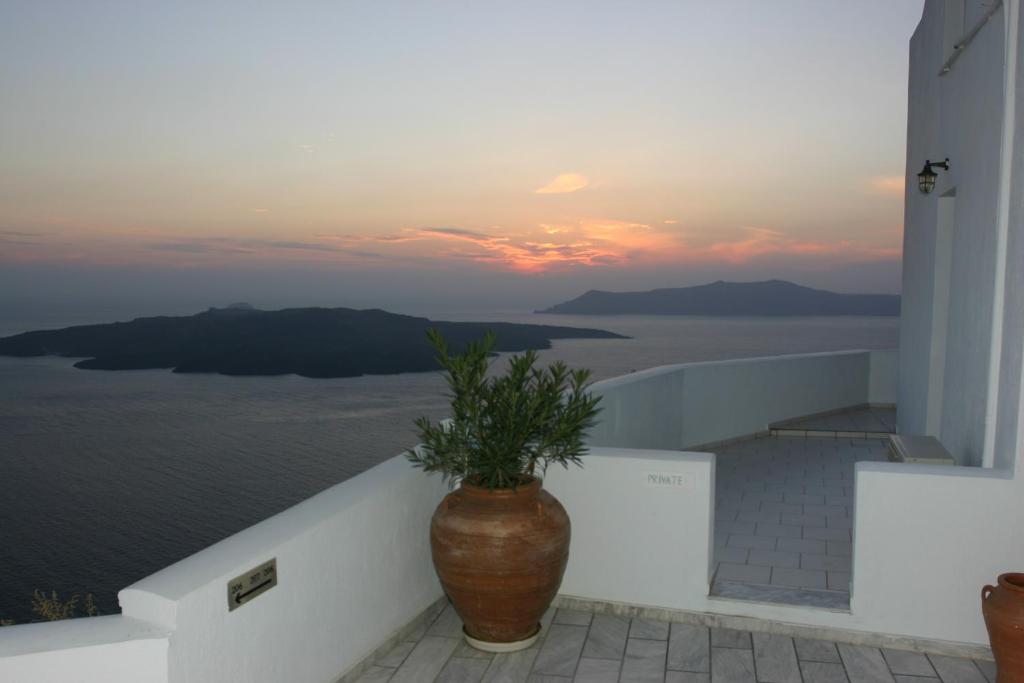 Tzekos Villas, Fira (updated prices 2025) - 19