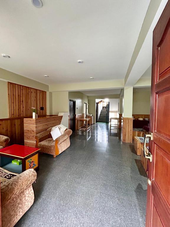 Posezení v ubytování Khimsa Lodge